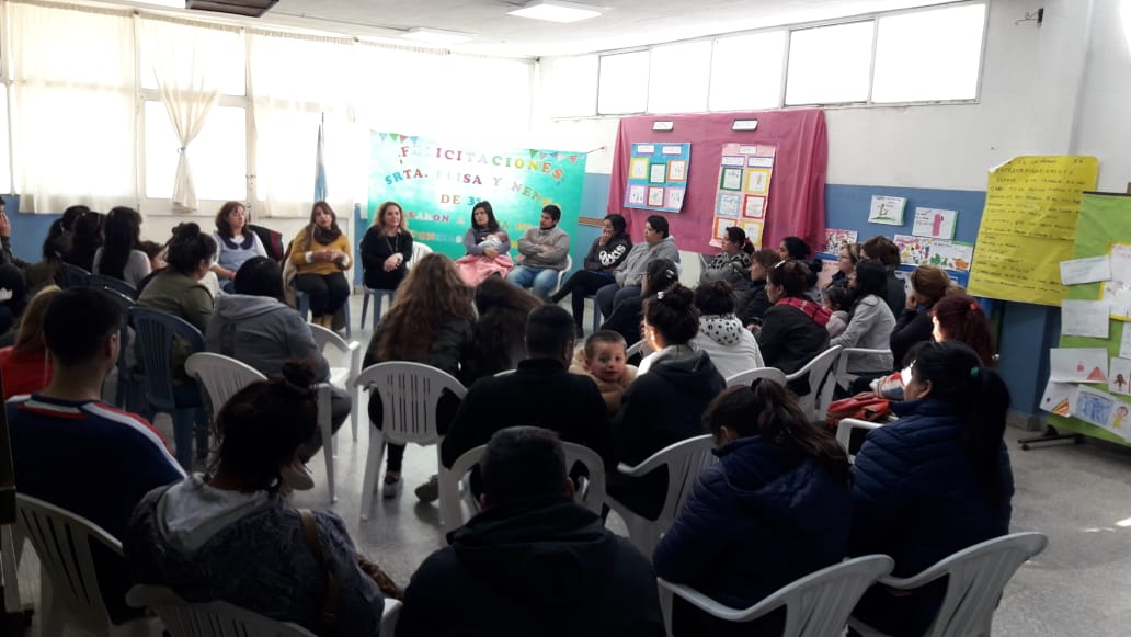 JDistritaljunin's tweet photo. Abc padres y abc docentes hoy en JI 911 #Junin gran compromiso en el vínculo familia y escuela por una educación de calidad👏👏 @AdrianaFrega @gzinny @MariniEmilse @m_alejandrafa @InspeccionGral https://t.co/ipWRLD3yAy