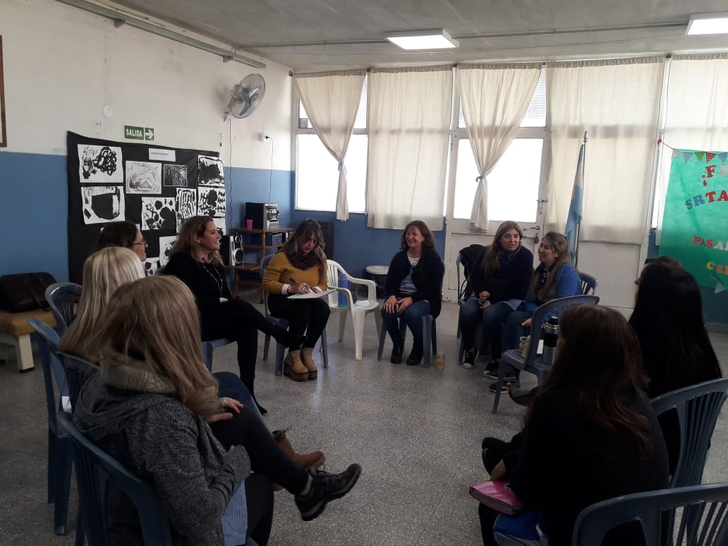 JDistritaljunin's tweet photo. Abc padres y abc docentes hoy en JI 911 #Junin gran compromiso en el vínculo familia y escuela por una educación de calidad👏👏 @AdrianaFrega @gzinny @MariniEmilse @m_alejandrafa @InspeccionGral https://t.co/ipWRLD3yAy