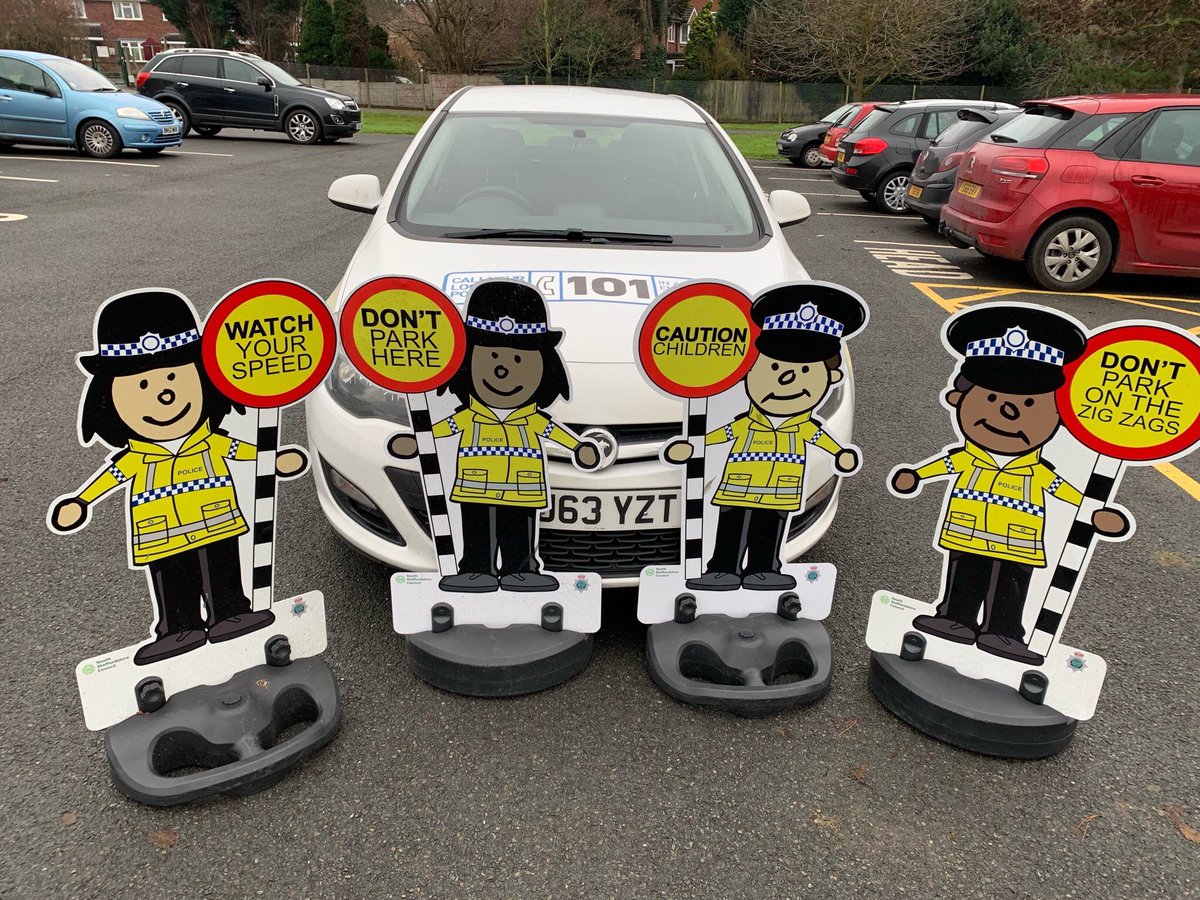 School_RdSafety's tweet photo. Watch out for the #Police #ParkingPatrols now it’s #BackToSchool They’re wearing their #HighVisJackets so you shouldn’t miss them #ThinkSchoolThinkChildSafety
#WatchYourSpeed #DontParkOnTheZigZags #CautionChildren https://t.co/kL2W7BKPjh