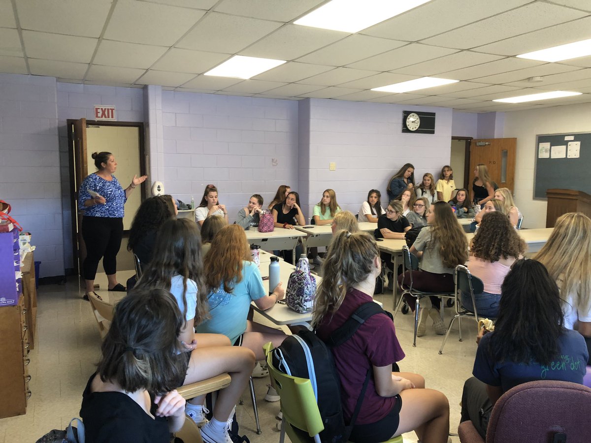 DiBiasioCivics's tweet photo. So excited to kick off the year with Student Council!! A lot of great plans for this year. Make sure you reach out to any STUCO Rep with anything you would like to see for the year! Thank you @KCook_BPS for meeting us today. Looking forward to helping! @bourne2lovebhs https://t.co/lTil7v55te