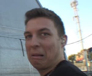 AMComunidad_CL's tweet photo. @sonarfm @alfaxis Hola, vengo a hablar de Matt Helders.
PD1: No participo por entradas porque no puedo ir.
PD2: @alfaxis cuándo nos tomamos unas pilsen para hablar de los Monkeys? https://t.co/DAOk0HISLA