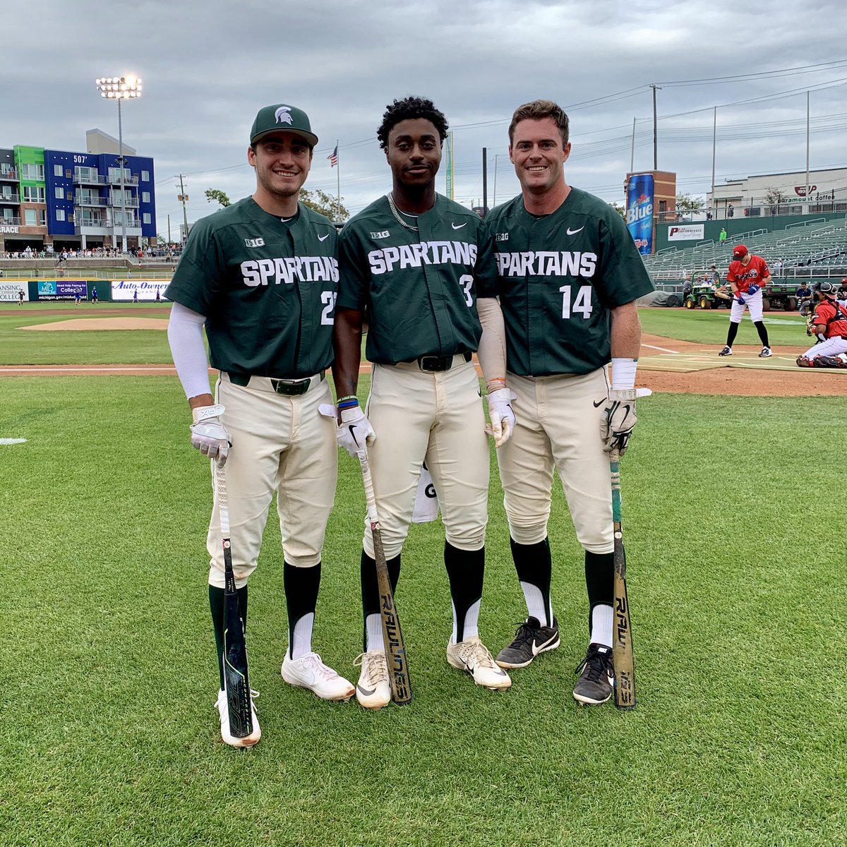 LansingLugnuts's tweet photo. Home Run Derby is underway! 💣💥

#GoNuts | #GoGreen https://t.co/OqMkmlKOil