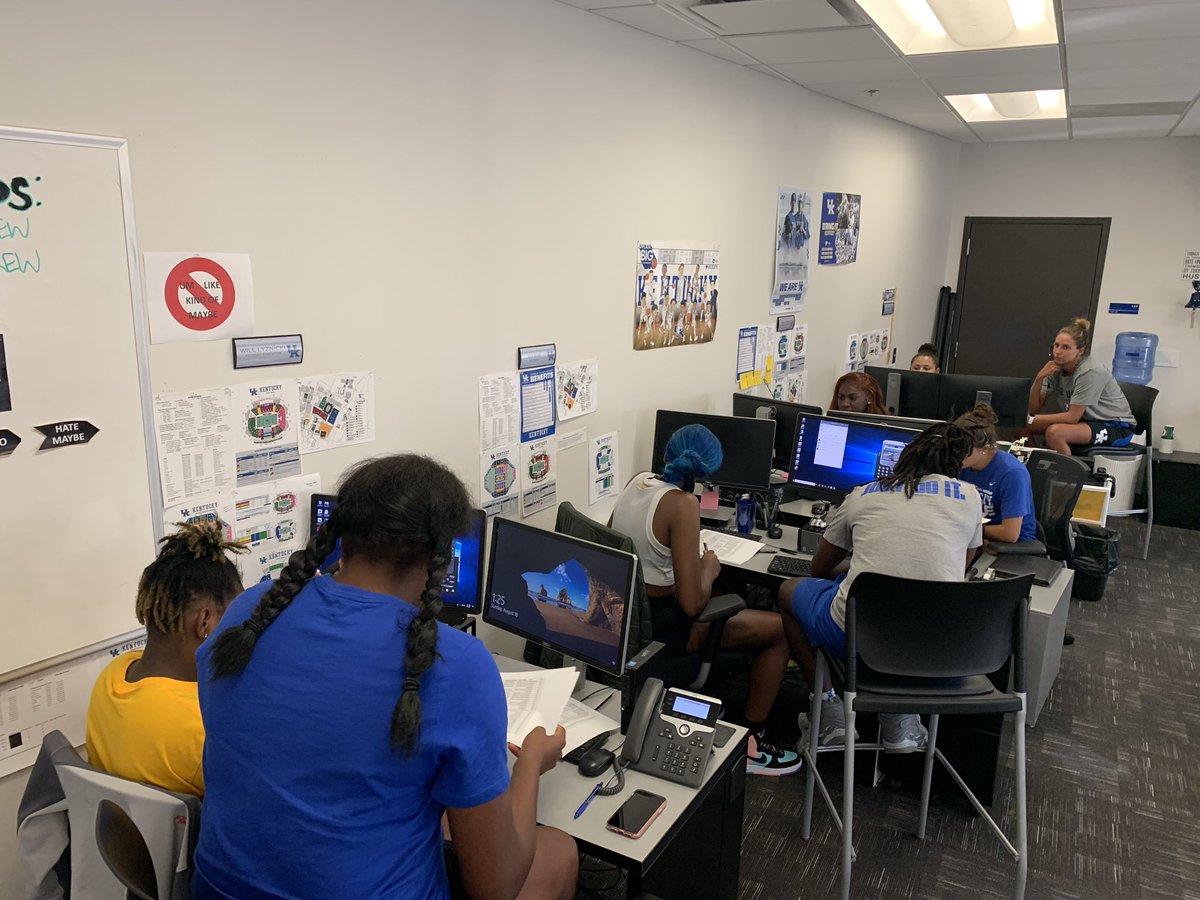KentuckyWBB's tweet photo. If you’ve purchased or renewed your season tickets for this year, watch your phone tonight and tomorrow as we’re calling to say THANKS! #BBN #DriveFor5K https://t.co/SwpoHxnHT1