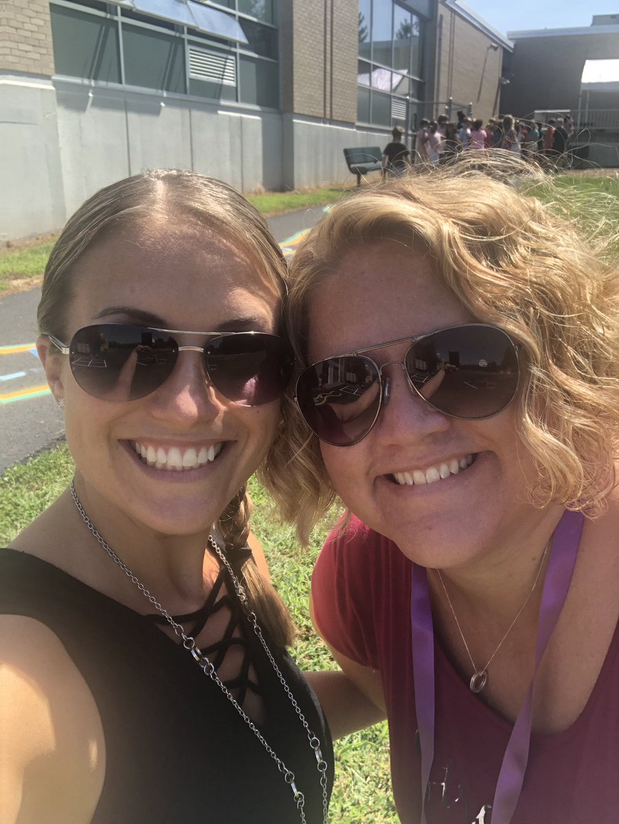 PSDKOtto's tweet photo. Such an eventful first day!! Learning how to use our Mimio, first recess of the school year and posting to @Seesaw Bring on day 2! #PSDFirstDay @slennon20 @jennirlotus https://t.co/ysdR46bJ9w