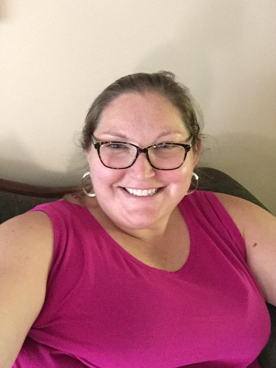 sbradfield109's tweet photo. Didn’t get a morning picture so here’s my after the 1st day of kindergarten picture. #BackToSchool2019 #iTeachK #BackToSkol #FirstDayOfSchool #exhausted #StillSmiling https://t.co/hq1je7mVHK