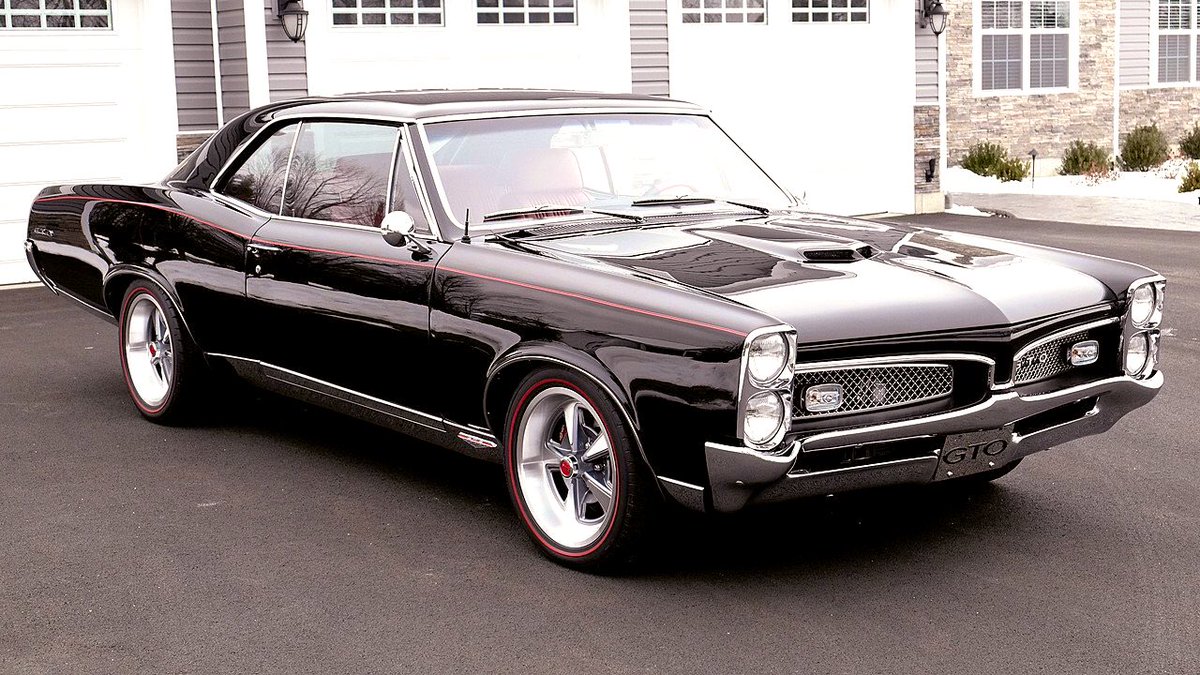 SVGTO's tweet photo. Beautiful custom 67 GTO Hardtop in Starlight Black with 17” repro Rally IIs #purepontiac https://t.co/avl4MuKTTq