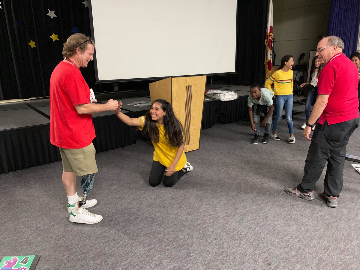 Bancroft_ESS's tweet image. Thank you @RedCross for coming out to our program and teaching our students the importance of emergency preparation! #ESSRocks #LMSVHeart #PillowProject