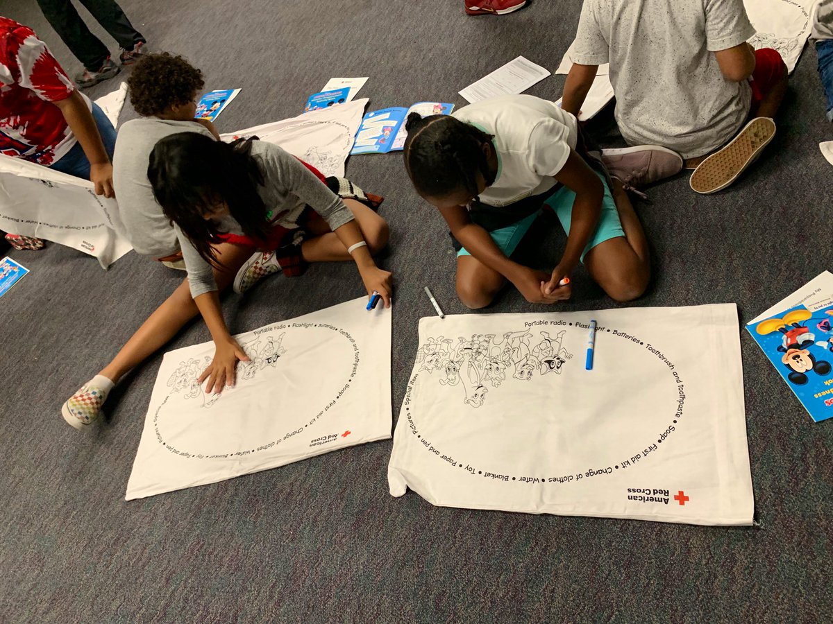 Bancroft_ESS's tweet image. Thank you @RedCross for coming out to our program and teaching our students the importance of emergency preparation! #ESSRocks #LMSVHeart #PillowProject