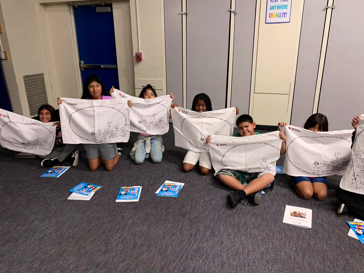 Bancroft_ESS's tweet image. Thank you @RedCross for coming out to our program and teaching our students the importance of emergency preparation! #ESSRocks #LMSVHeart #PillowProject