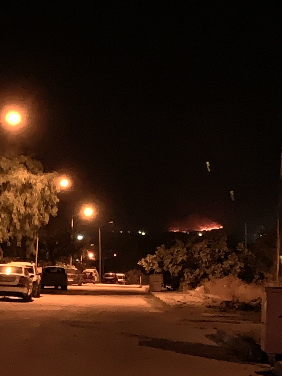 Cesmeden goruyoruz #karaburunyaniyor ☹️ Bir an once sondurulsun insallah 🙏🏼