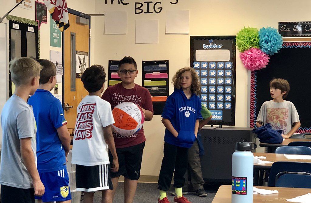 CentralES_5th's tweet image. Getting to know our classmates and our teacher is so much fun! @CentralESaacps #AACPSBack2Awesome #firstdayof5thgrade