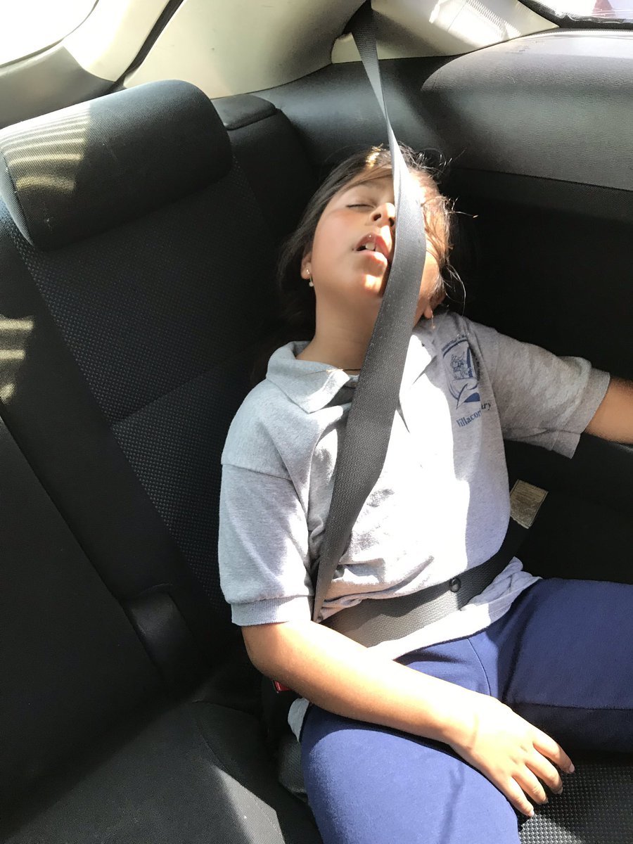 ansley_medel's tweet image. Looks like my sister took a beating at school today lmao she knocked out on the way home 😂 #secondgrader #loveher  #TuesdayMood