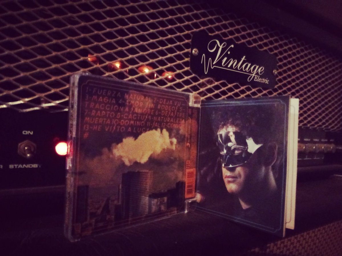 zarzacarlo's tweet photo. Fuerza Natural!💿 10 años! #GustavoCerati @cerati https://t.co/SyvIPKMKEF