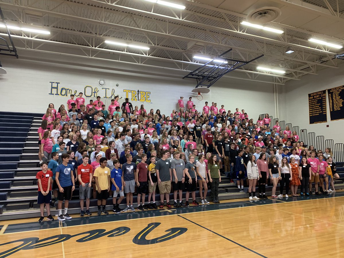 UpperPerkHS's tweet photo. New 9th graders had some fun today during orientation. #proudtobeupsd @UPSDTribe #LinkCrew https://t.co/HLR6Z2QnPG