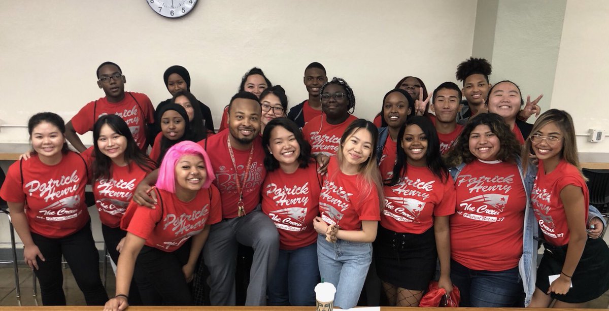 The PHHS Crew (student leaders and ambassadors) was in PHull effect today assisting with 9th Grade transition! Great job everyone! #PHamilyPHocused #PHamilyMatters