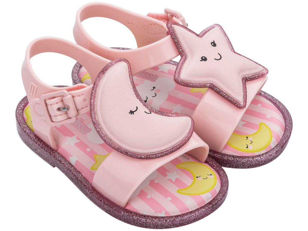 O boa noite mais foto que você vai ver hoje. Ah, a lua e a estrela brilham no escuro. 🌙⭐️
lojamelissa.com.br/mini/32769-min…