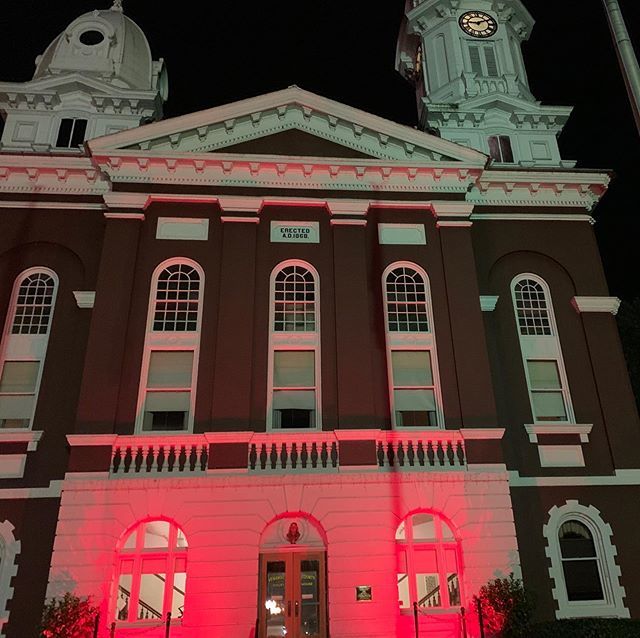 PAAbramovic's tweet photo. Venango County Courthouse turned red to support Polk Center. We are THEIR voice....they are OUR hearts! ❤️ #polkcenterstrong #countycommissioner #community #future #believe #heart #together #united #mentalhealth https://t.co/AB3lqY9iIQ https://t.co/JRbunijRaj