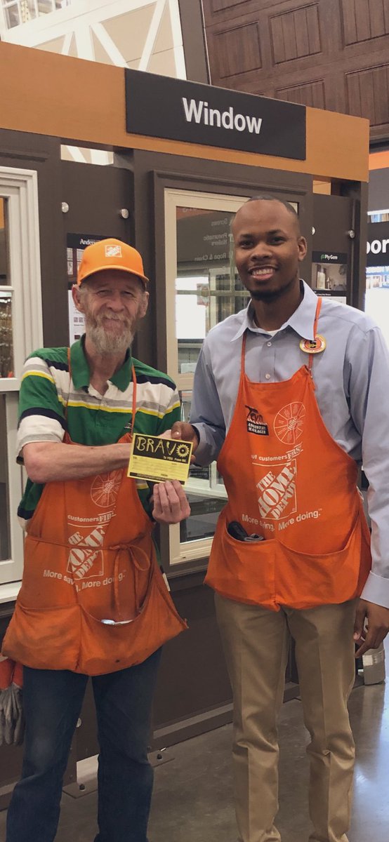 TevinScott14's tweet image. I asked Mark to walk me on his ABC’s  and literally explained step by step what he does. He told me where he starts and where he finished, and what’s he will do to improve the quality of his work🔥🔥🔥 😁😁😁#ProudASM