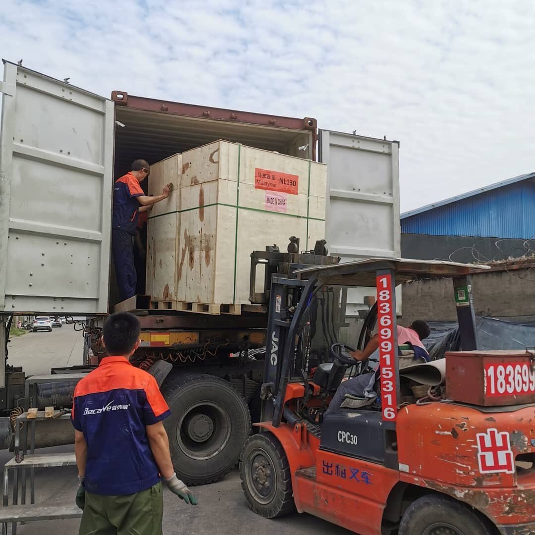becarve2015's tweet photo. Yet another 20ft Container for East Malaysia Customers
china sale wechat &amp; whatsapp: 008613305331730 
Email: becarvecnc@gmail.com
#becarve #zhx3 #cncrouter #bendingmachine #allinone #channelletters #plotter #vinylcutter #signscale #evergreen @Becarve machine https://t.co/rrEjYWnMD6