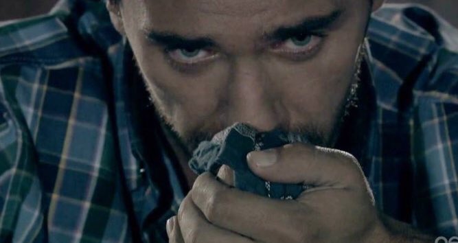 FiratCFansChile's tweet photo. #MustafaNalçalı  😍☝️  #FiratÇelik #Fatmagül  @Mega @turcasmega ☝️���� #ElDesmayoDeFatmagul https://t.co/0194TShBcO