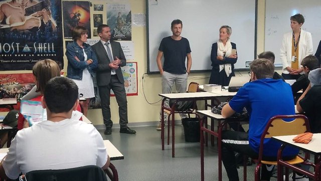 LyceeCarmaux's tweet photo. Visite de Mme @VerdierJouclas, députée au @LyceeCarmaux hier. Enseignements de spécialités, réforme du lycée, mixité des statuts (scolaires , apprentis ), formations professionnelles... Merci pour votre visite. https://t.co/uMyIoBs8Ln