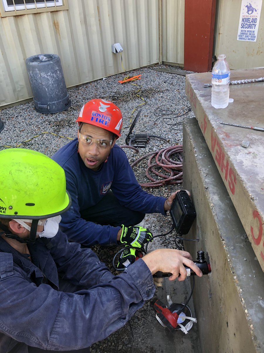 BostonFireTR's tweet image. A little Breaking and Breeching for Division 1