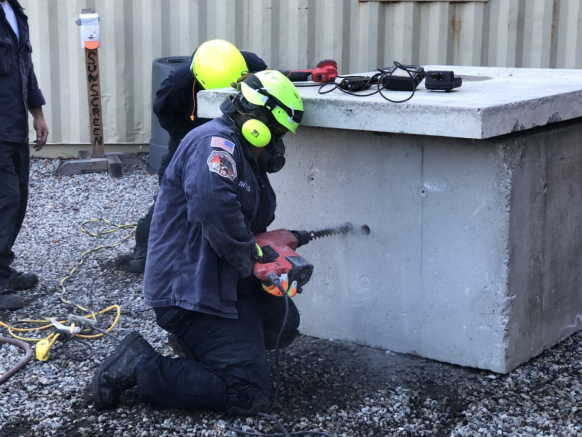 BostonFireTR's tweet image. A little Breaking and Breeching for Division 1