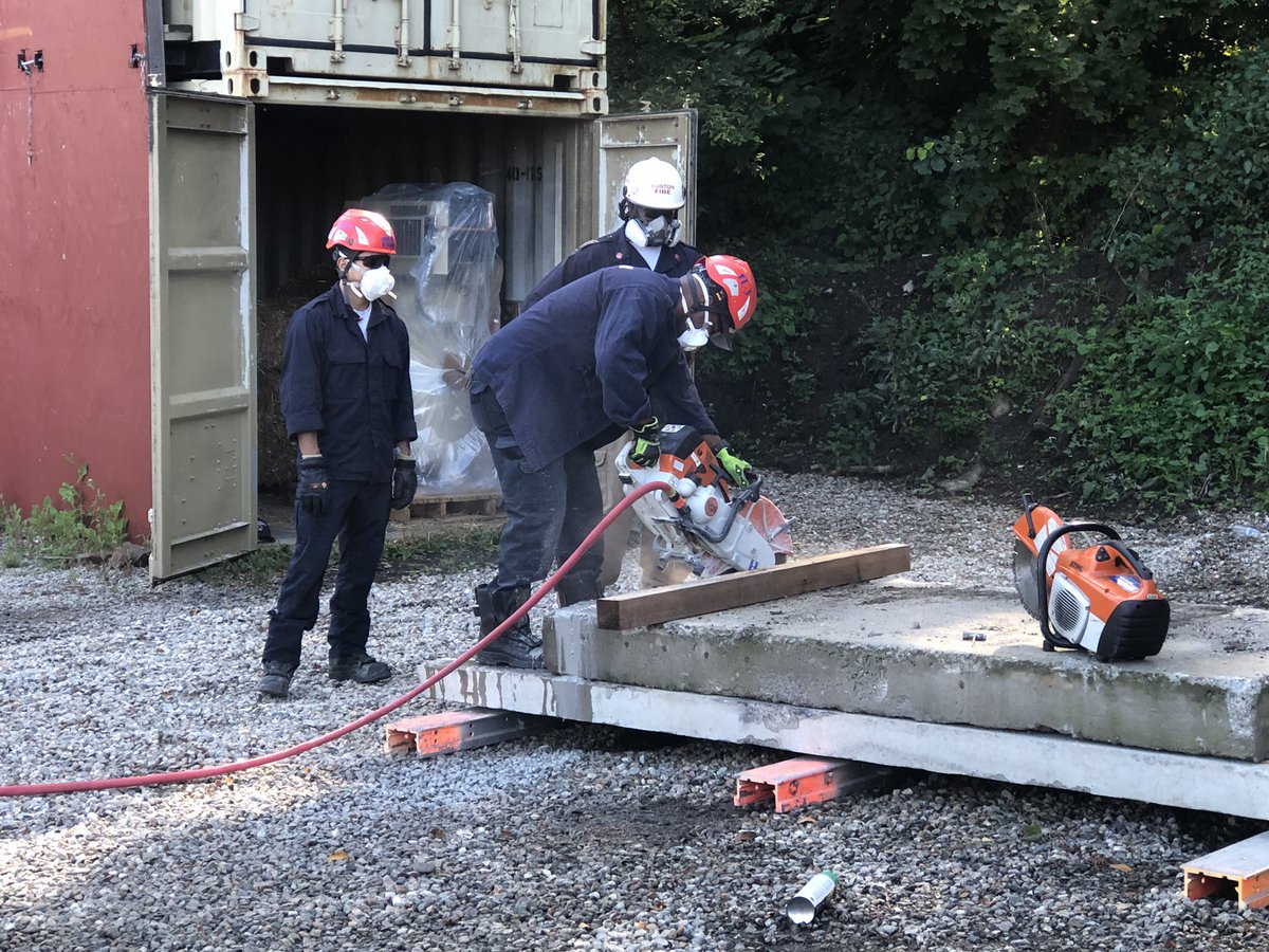 BostonFireTR's tweet image. A little Breaking and Breeching for Division 1