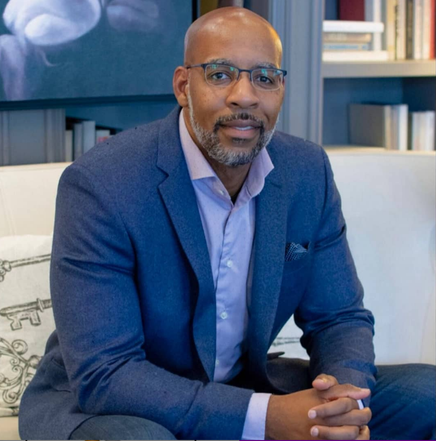 Thmoorenovels's tweet photo. In "I AM" 📖 , I instigate an unsettling conversation America has willfully ignored. That the existence of ingrained cultural bias in our law enforcement system has spawned a cultural reckoning on the verge of eruption. Simply stated, it’s a warning.
#IAMbyTHMoore #THMoore https://t.co/aE06rCKSbc