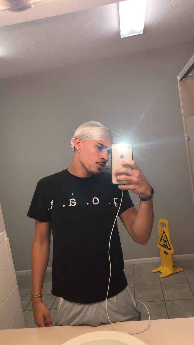 LilOde5's tweet photo. After over four years of growth I can finally say I made the chop. RIP curls 🤟🏽 https://t.co/SEYMzze18h