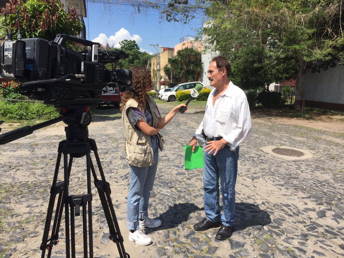 SeattleColonia's tweet photo. Las y los habitantes de la Colonia Seattle en Zapopan, agradecemos a @SaraLeosA @julio_rios @yoCelia @joseangelgtz @Gabriel_TorresE @belenzapatam @sonia_ssi y el equipo de @CANAL44TV @RadioUdeG por su tiempo y apoyo para visibilizar la pésima situación en la que estamos. https://t.co/mtgxaGAmtp