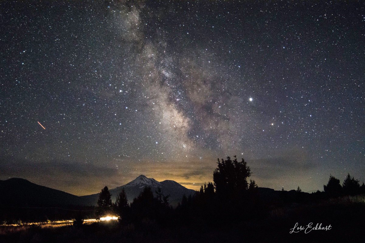 LoriEckhart1's tweet photo. @kcraFinan Just in case you were wondering what the weather was like in the far northern part of California over the weekend.... #MtShasta #sunset #PartlyCloudy #weather #northerncalifornia #weatherman #kcra #MarkFinan https://t.co/WcFSLJFCUd