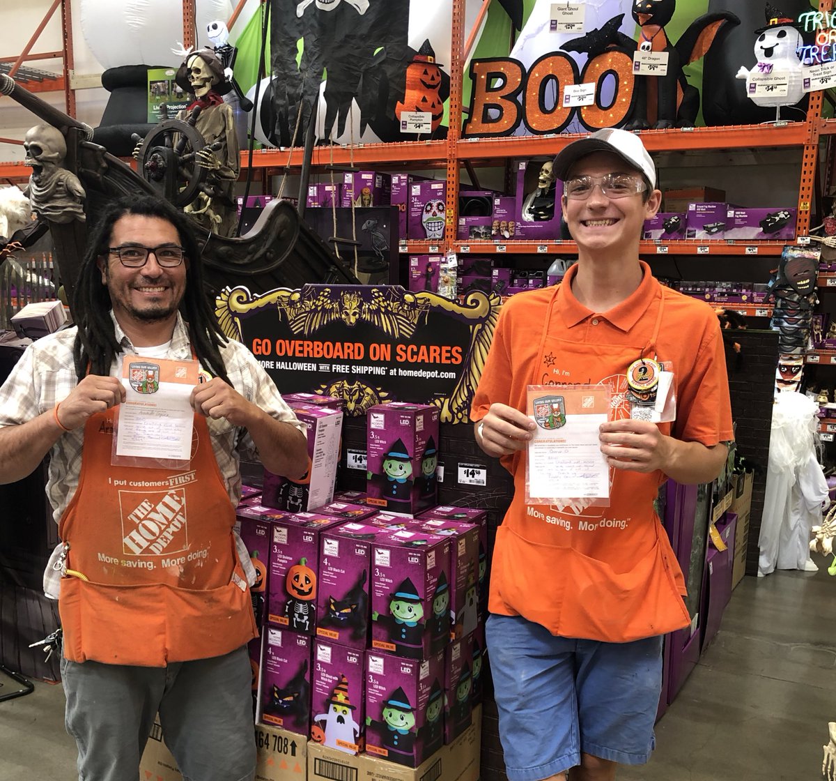 HD_Freddy6989's tweet photo. Shout out to Armando and Conner for going above and beyond for our customers! Thank you for delivering on our Orange Promise! #THE3310 #PacNorthProud #D116 https://t.co/h1tk5fhqYH