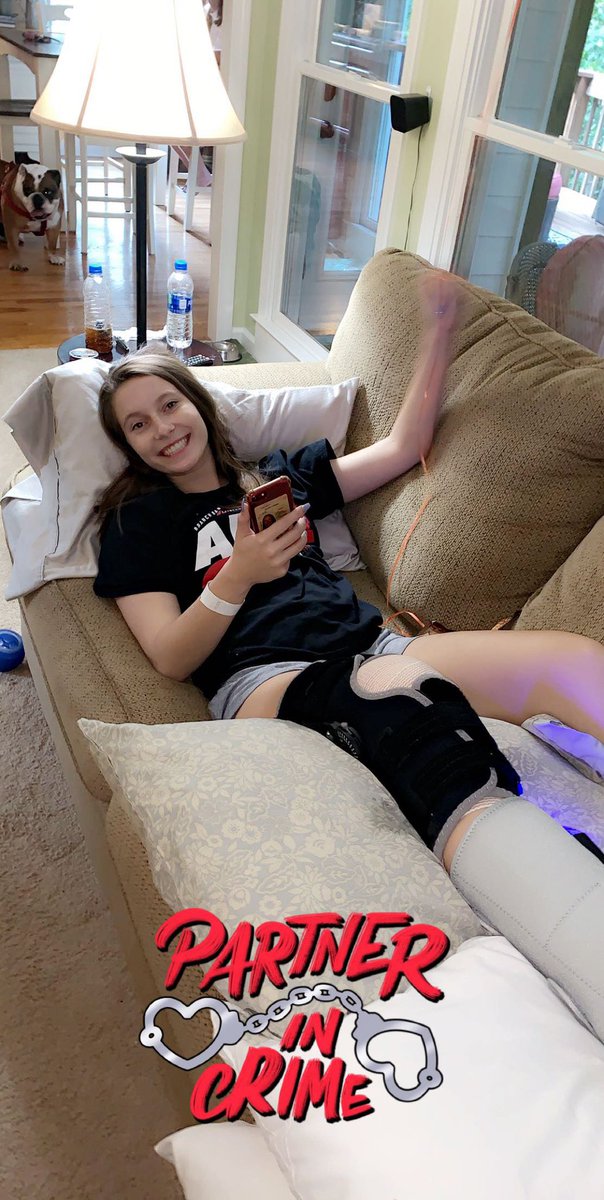 emilees95652740's tweet photo. so happy your surgery went good sis !!! love you!!! ❤️ @ashleyscott_10 https://t.co/gzON8KYnck
