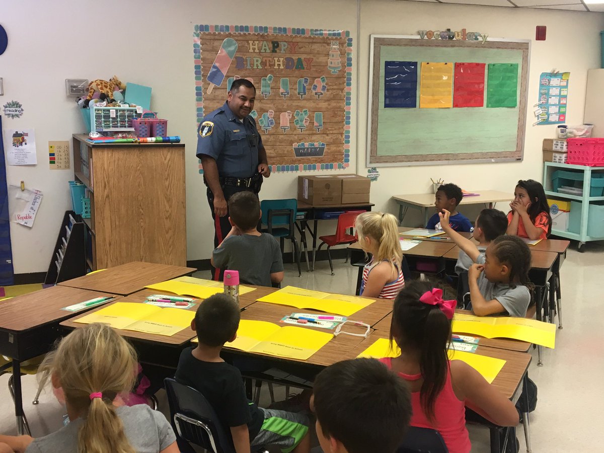 Melissa Stewart tweet media