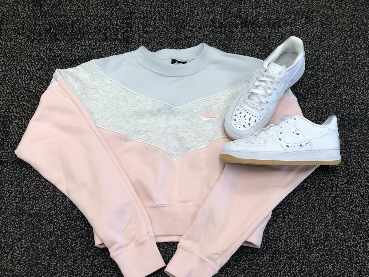 hibbettindio's tweet photo. The Iconic Air Force 1 comes in a floral look to put some pep in your step. This fall ladies fit is available online or in your local stores. Don’t wait to look cute this fall stop in and meet our friendly staff. #styledbyhibbett #nikefashion #fashion #visitindio #af1 https://t.co/GzDNQczZpe