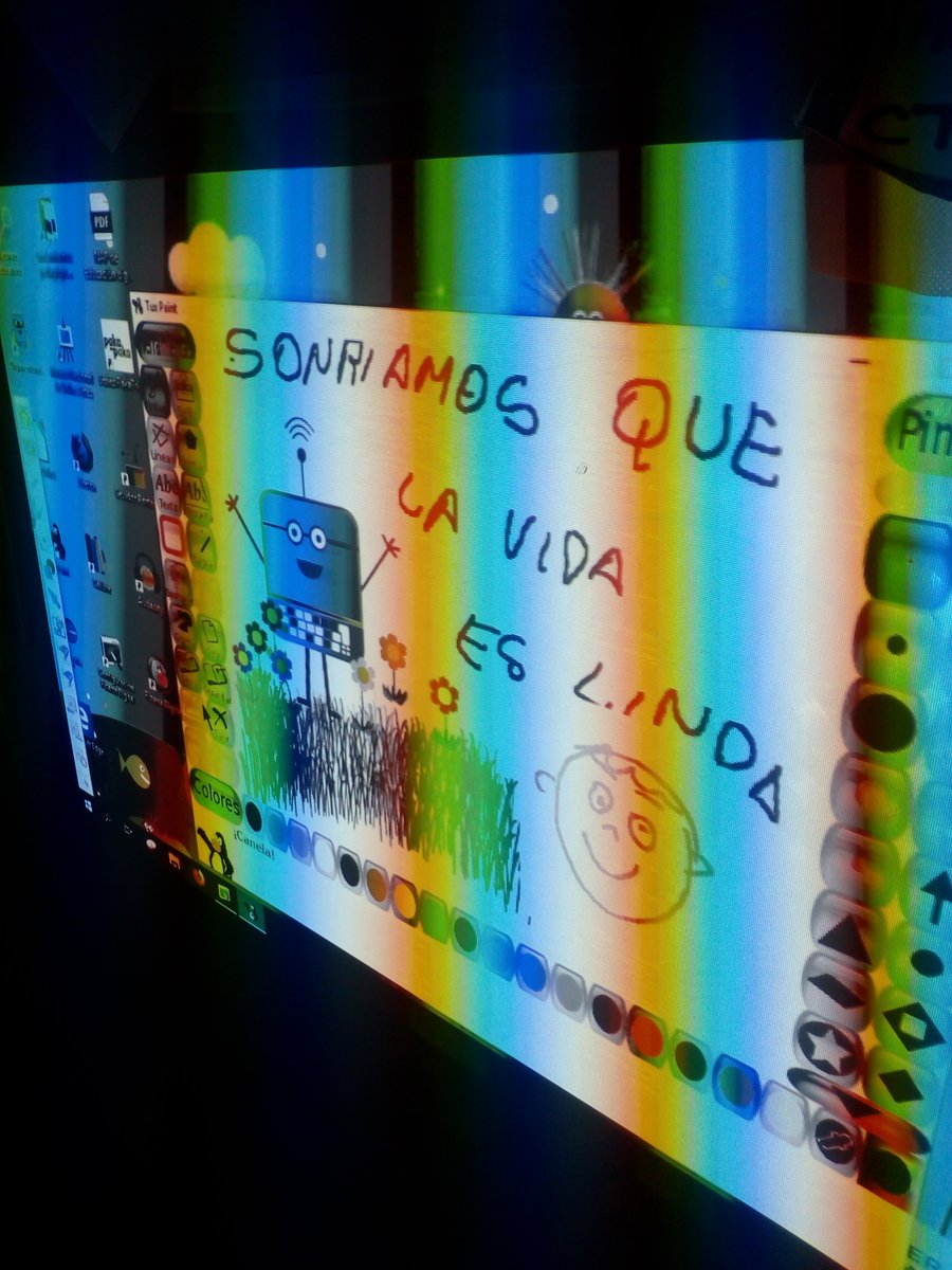 JoanaChocobar's tweet photo. @NivelProv Hoy trabajamos con docentes del núcleo de la directora Díaz Claudia en la esc #ArmadaNacional4038 disfrutando la llegada del ADM y la Robotita🤖 https://t.co/zaCwsQhe6o