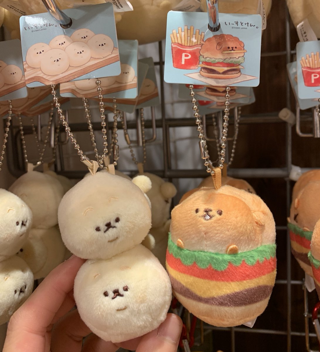 ヴィレッジヴァンガードﾙﾐﾈｴｽﾄ新宿店 いーすとけん いーすとけん グッズ お取り扱い始めました マスコット パスケース Bigぬいぐるみ 各種 入荷しております しばこっぺ サモメロン ゴールデントースト ちぎりポメ トイプーバーガー