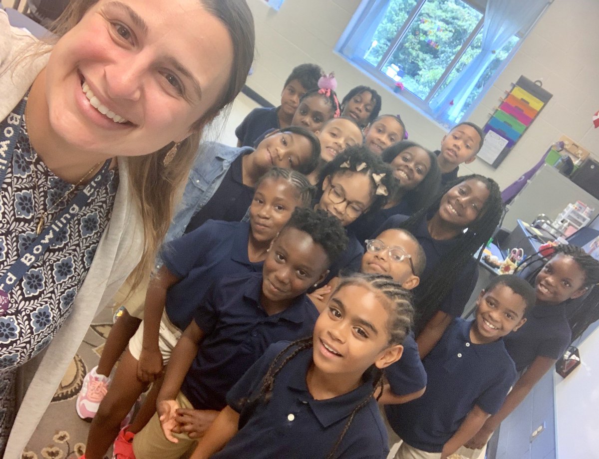 TeacherTwinning's tweet photo. #FirstDayOfSchool2019 #firstclassselfie #officially3rdGraders https://t.co/GGGRDItG5z