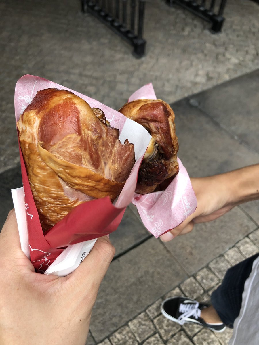 やんぎん ディズニーでデカい肉食うの最高すぎ やんぎん ディズニーでデカい肉食うの最高すぎ