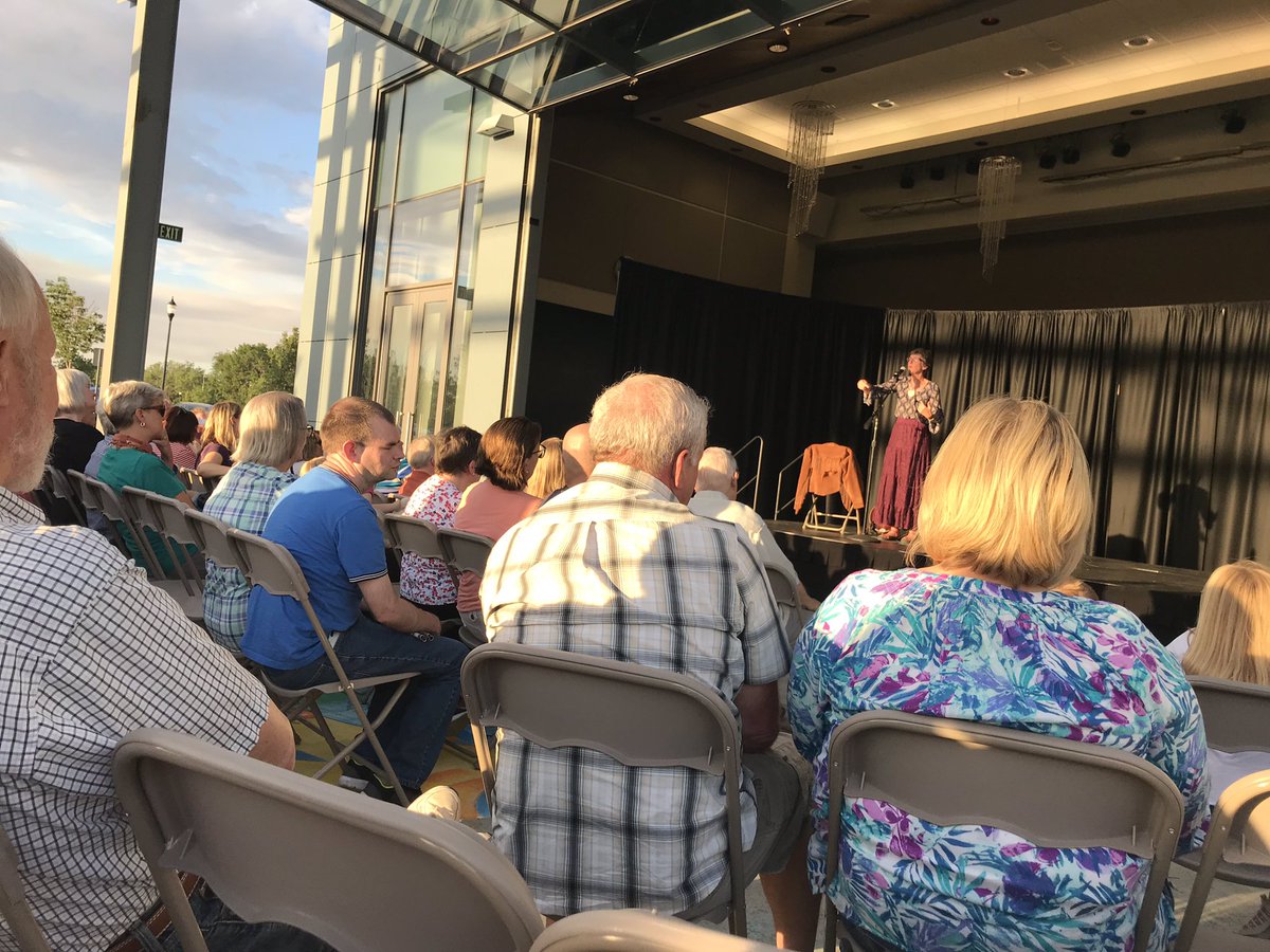 AprilYoungB's tweet photo. Having a great time at @TimpFest preview! #storyteller https://t.co/iZVwivwERJ
