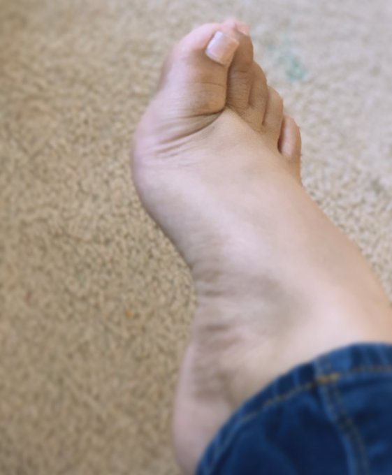 Lick my heel then my arch then my toes and send to me ecstasy 👅👣 #footfetishnation #footfetishcommunity<a href="/tag/smallfeet"class="tags"><span>#smallfeet</span></a><a href="/tag/footfetishnation"class="tags"><span>#footfetishnation</span></a><a href="/tag/footmodel"class="tags"><span>#footmodel</span></a><a href="/tag/footporn"class="tags"><span>#footporn</span></a>