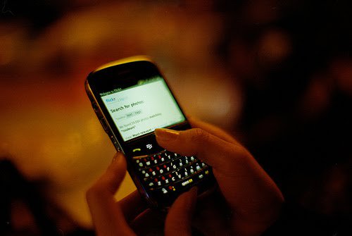 prazertom's tweet photo. algumas dicas de como fazer durar uma pouco mais a bateria do seu celular - A THREAD. 🍅 https://t.co/opar5bDqel