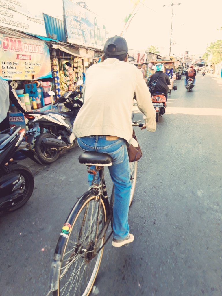 Kiapa ? <a href="/SOUTHDISTRICT_/">SOUTHDISTRICT BORNEO</a> 😁🚴‍♂️