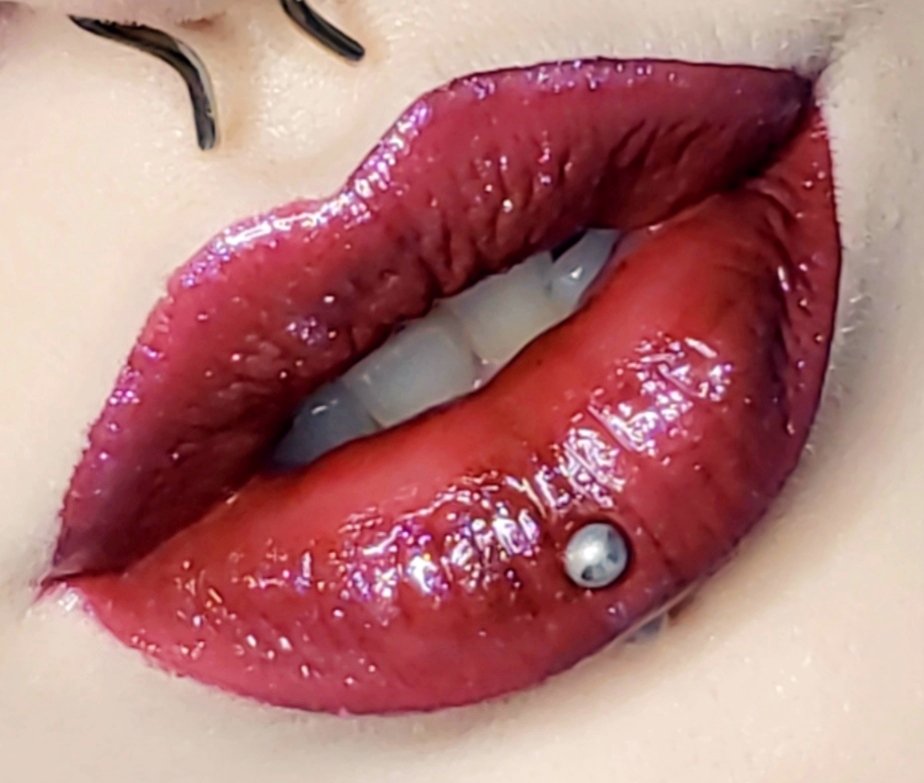HighSugar1's tweet photo. Oh, High @JeffreeStar x @MorpheBrushes Collab FINALE! A full #FallMakeupLook using the #JeffreeStarArtistryPalette, both the Face and Eye Brush sets, #UnicornBlood w/ Living For It #LipTopper and SET with the flawless #StarBerrySettingMist! How do we feel about this look? https://t.co/1MnaP9Xmt5