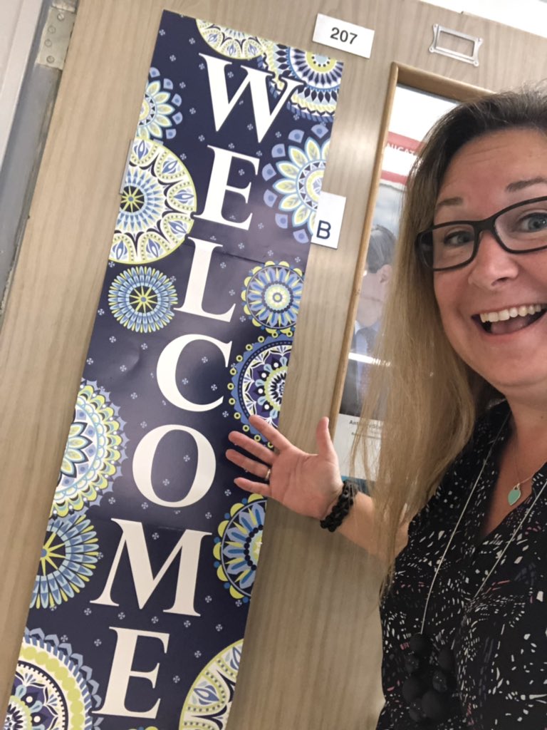 ms_etherington's tweet photo. Back to school!! ⏰ Exciting to meet all my new students and great to see all my previous students after the glorious ☀️ summer break #DSBNFirstDay #BackToSchool2019 #Eden #Kind #Family #Community https://t.co/VVQ4Y87u3D