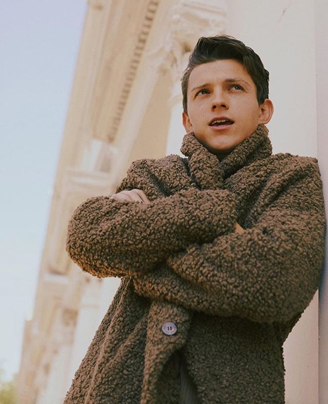 L’automne arrive. #TomHolland <a href="/gq/">Alexander Gerasiov</a> <a href="/gqstyle/">GQ Style</a> #gq
.
.
.
.
.
.
#ootd #fashion #fashionphotoshoot #fashionblog #outfitoftheday #outfit #mensfashion #menstyle #menswear #highsnobiety #style #street #streetwear #streetstyle #streetfashion #spiderman ift.tt/2NNCTJG