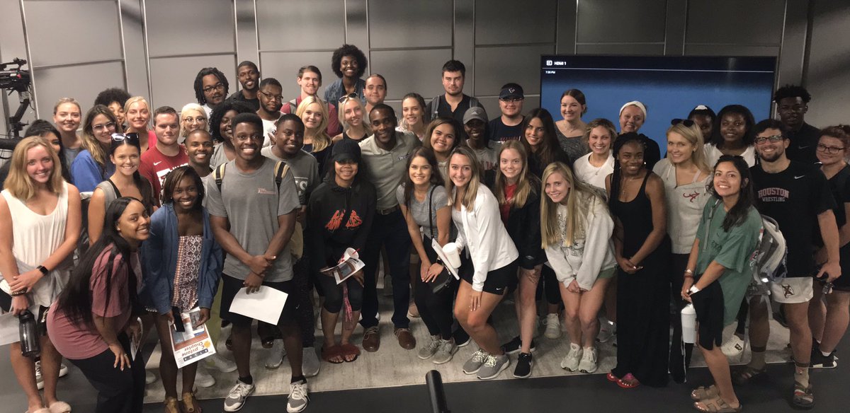 altvprof's tweet photo. Thanks to @Cory_Cbs42 for spending the day @UACCIS talking to @ua_jcm students as well as staying late to take questions from @UARTDNA and @UAsCABJ chapters. Some great insight and information for career building. https://t.co/83mzwFQAV6