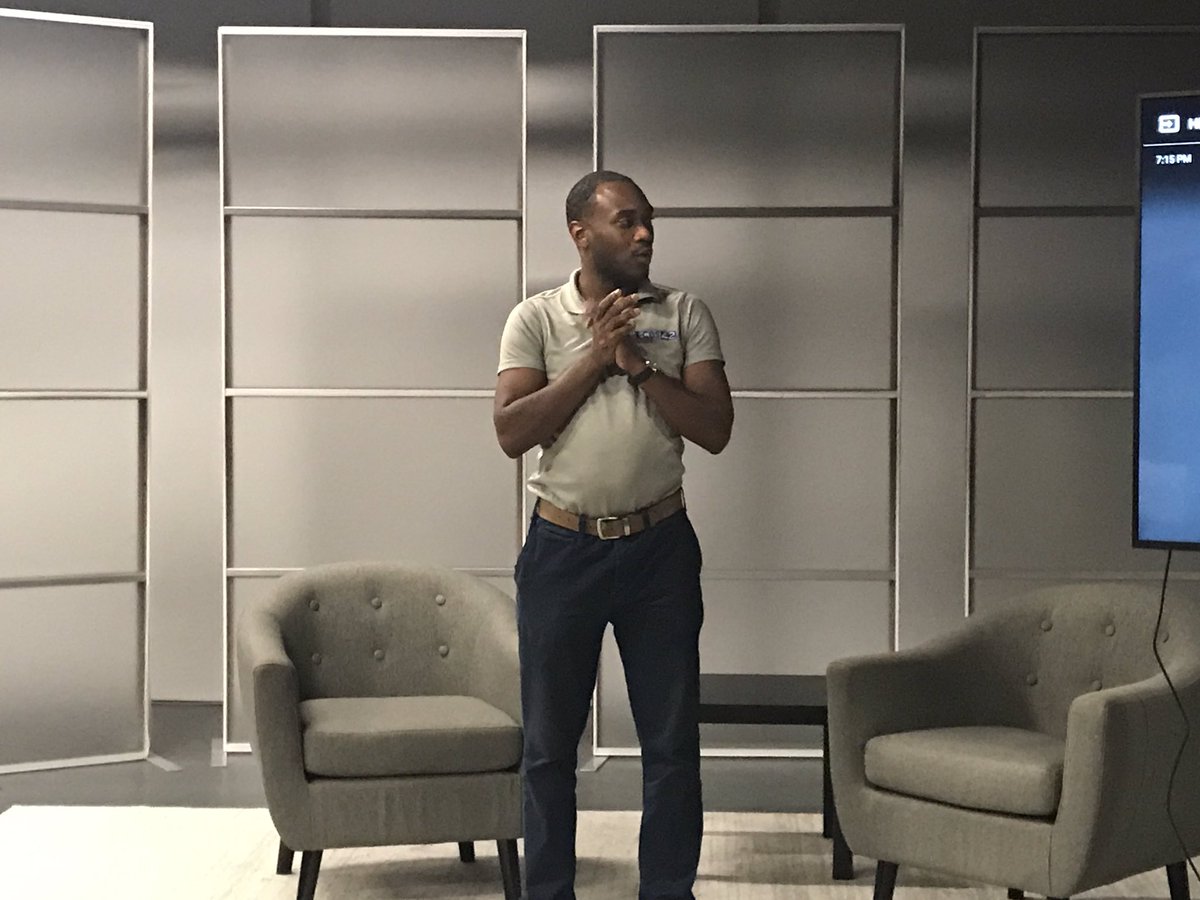 altvprof's tweet photo. Thanks to @Cory_Cbs42 for spending the day @UACCIS talking to @ua_jcm students as well as staying late to take questions from @UARTDNA and @UAsCABJ chapters. Some great insight and information for career building. https://t.co/83mzwFQAV6