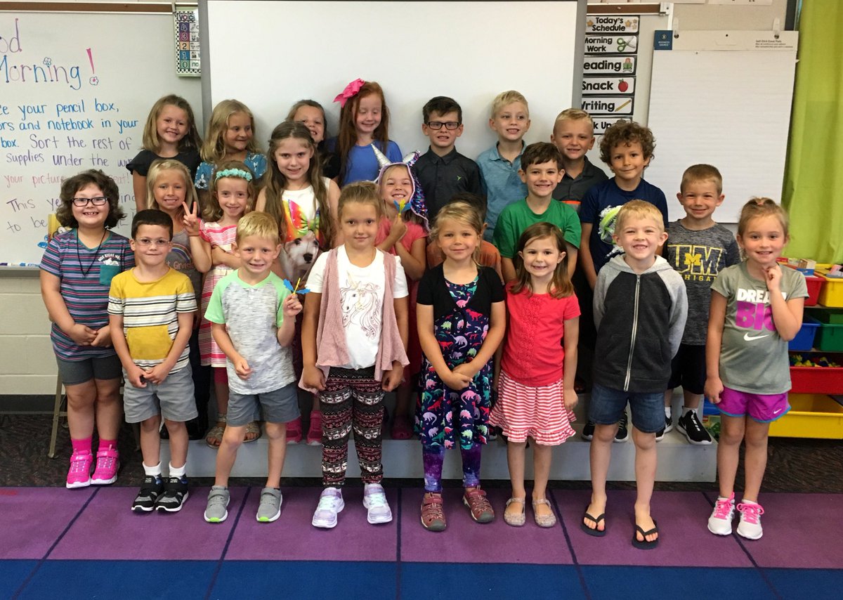 MrsVoss1st's tweet photo. Today was a great first day of 1st Grade!! @SLCSBrummer https://t.co/c9aH2c2HBM